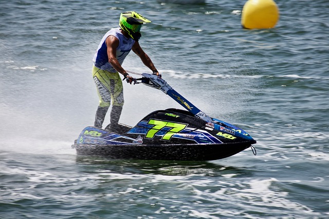 火上浇油 火上浇油